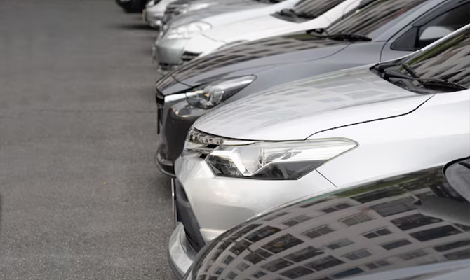 Stationnement sécurisé 24h/24 et 7j/7 — parce que votre véhicule mérite aussi d’être protégé.
